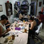 En sesión de pinturas